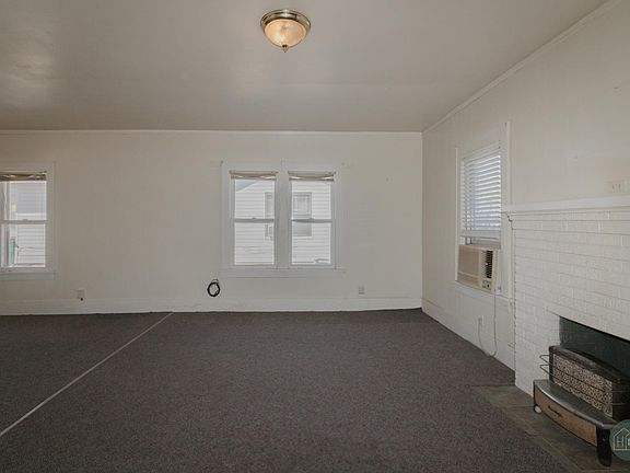 5th image of 2121 Gordon St