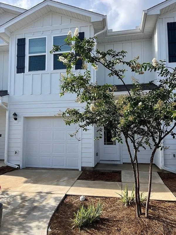 3 bed, 1484 sqft, $2,050 — Photo 1