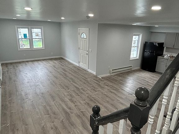 2nd image of 255 Howard St