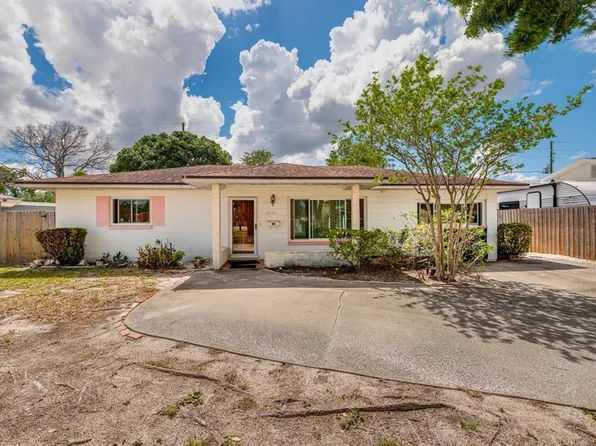 8950 3rd St N, Saint Petersburg, FL 33702