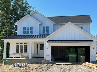 576 Magnolia Ct, Mayfield, OH 44143