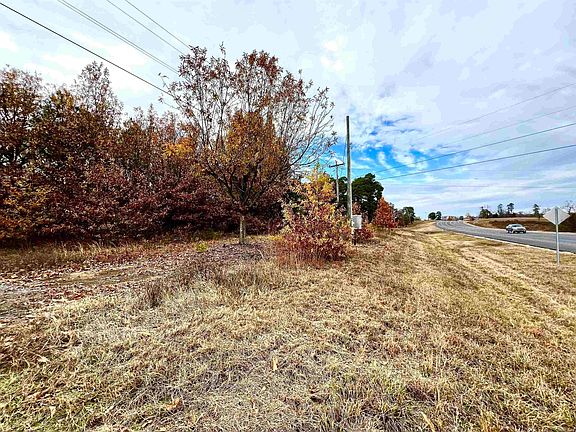 2nd image of 1727 Highway 65 N