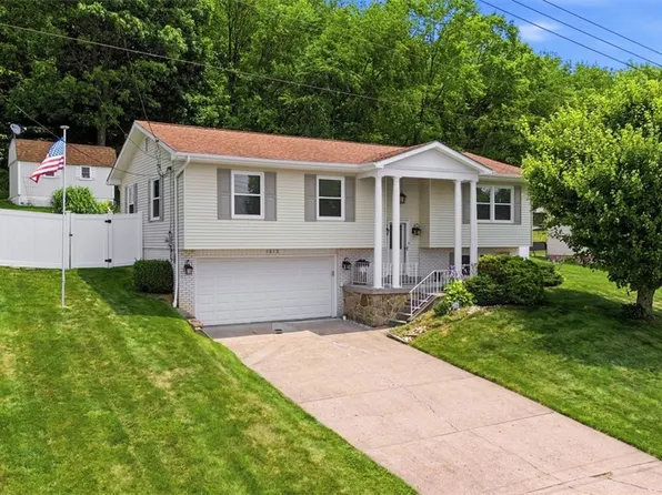 1212 Royal Dr, Aliquippa, PA 15001