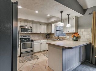 2005 Stepping Stone Trl, Edmond, OK 73013