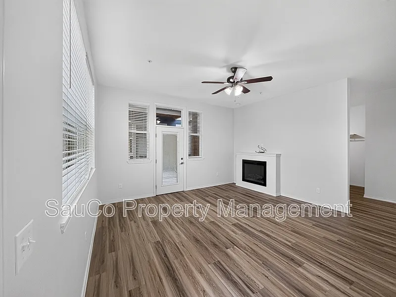 Studio, 1.0 bath, 601 sqft, $1,300 — Photo 3
