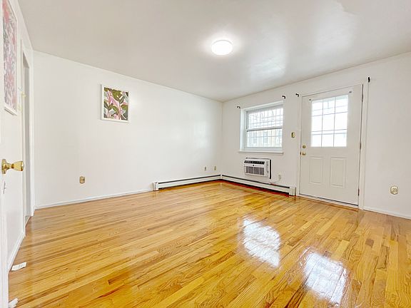 5th image of 8112 Bay 16th St #2