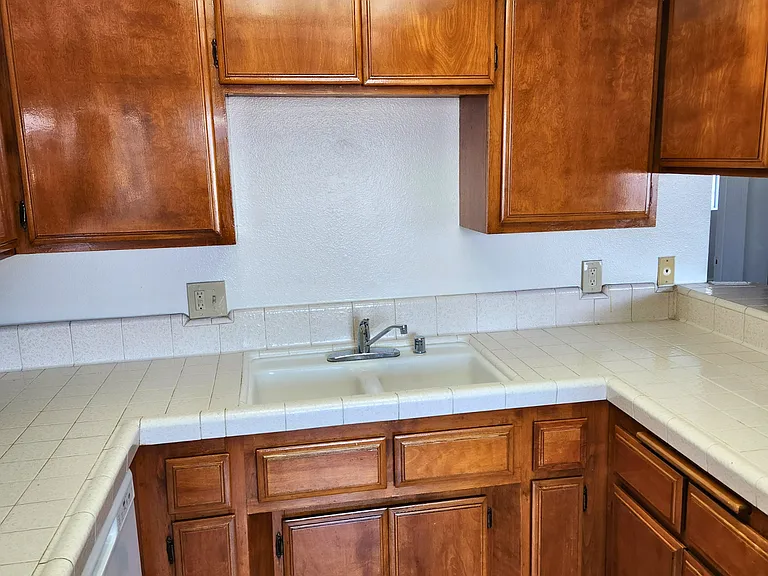827 Grand Ave — Photo 24