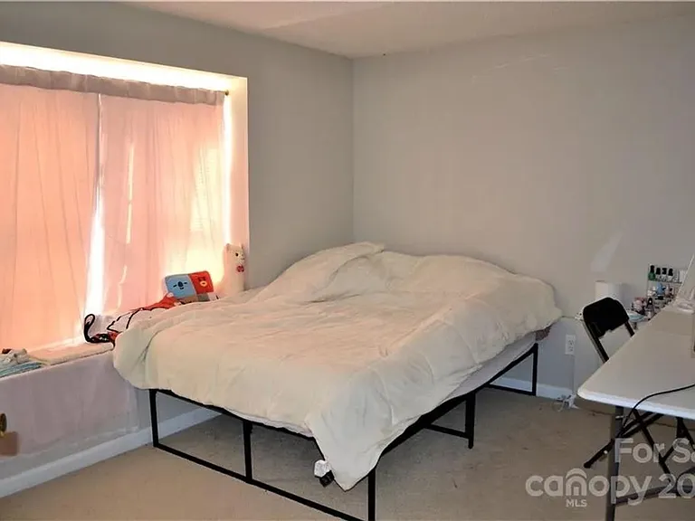 1649 Arlyn Cir #A — Photo 19