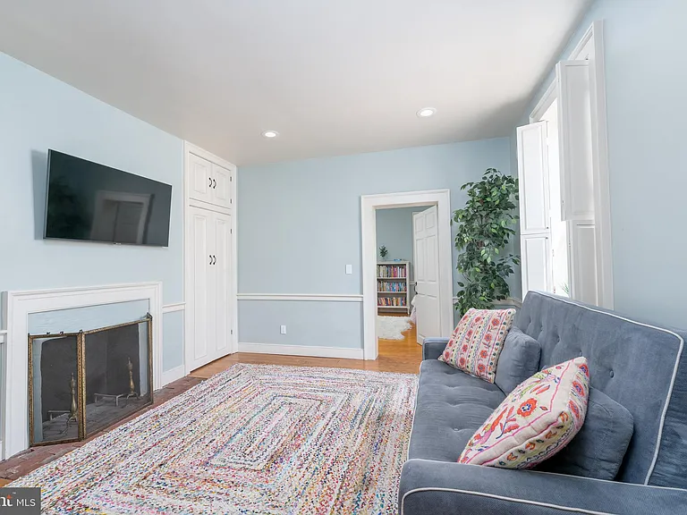 806 S Ann St — Photo 16