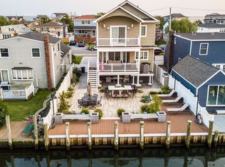 27 Mitchell Ave, Babylon, NY 11702