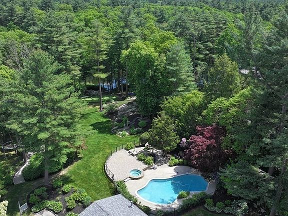 5th image of 1 Grist Mill Ln