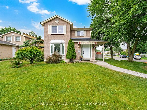 2nd image of 3120 McCarron Cres