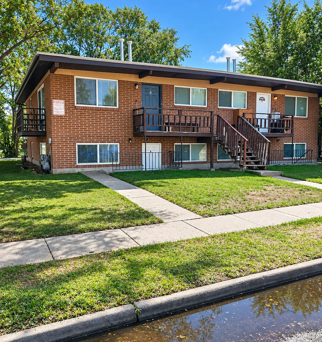 1601 W Ivy Cir — Photo 1