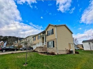 707 Emerald Dr, Hurricane, WV 25526