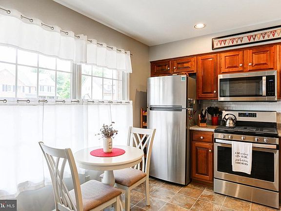 3rd image of 4082 Darius Dr