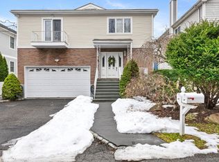 43 Clifford Pl #43, Harrison, NY 10528