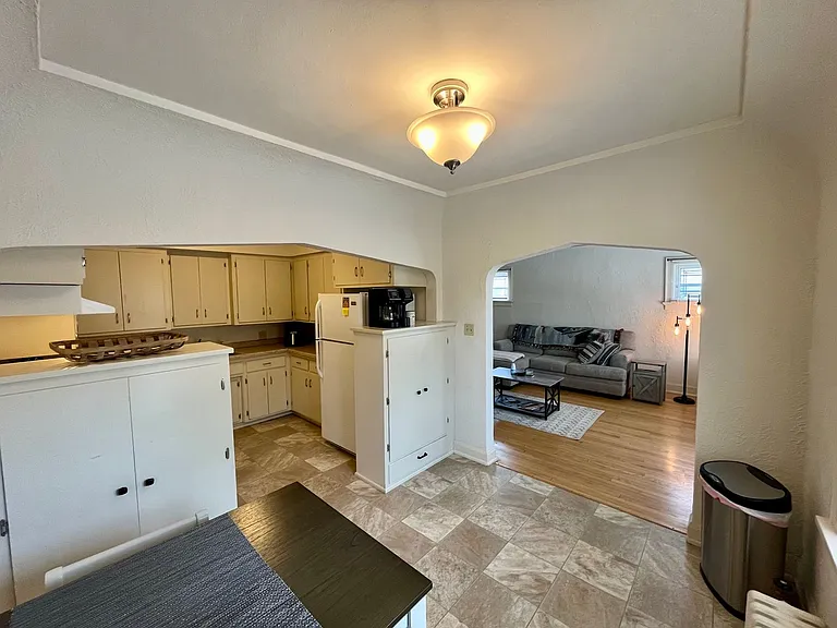 4460 N Oakland Ave — Photo 14