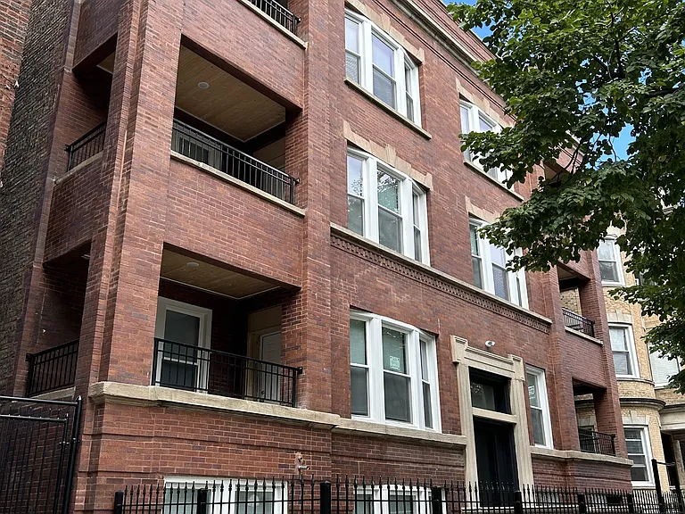 5722-24 S King Dr W — Photo 16