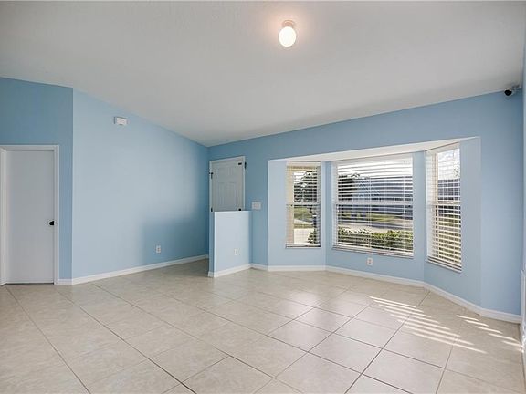 5th image of 8216 101st Ave