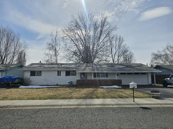 4408 Meadows Dr, Klamath Falls, OR 97603