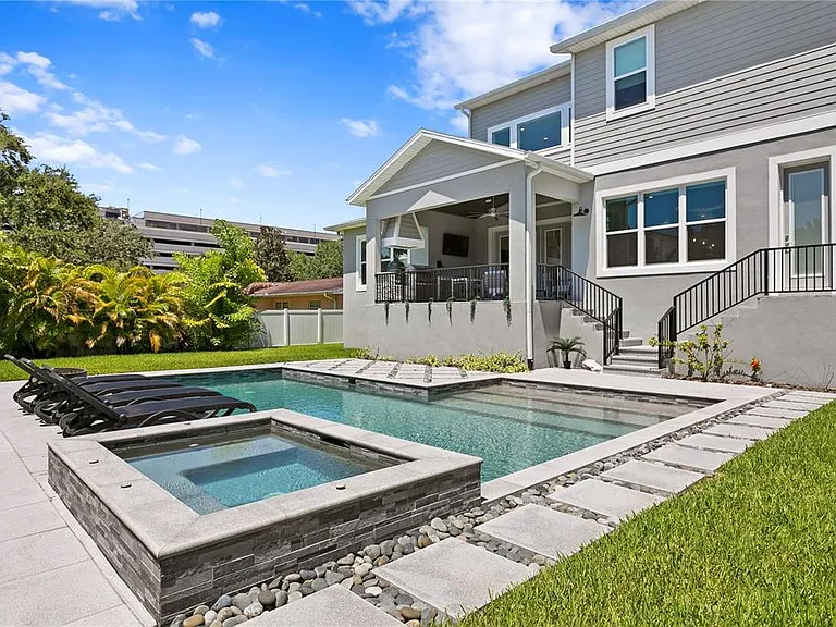 209 S Shore Crest Dr — Photo 13