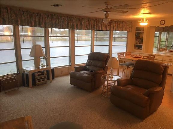 4th image of 952 Cortina Blvd