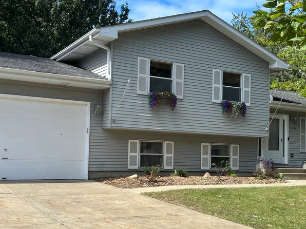 37244 N Capillo Ave, Lake Villa, IL 60046