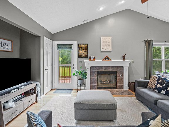 5th image of 3309 Lenehan Ln