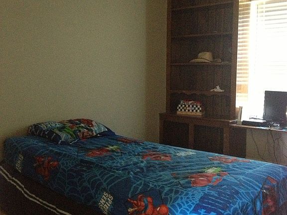 3rd image of 1408 Stuart Cir