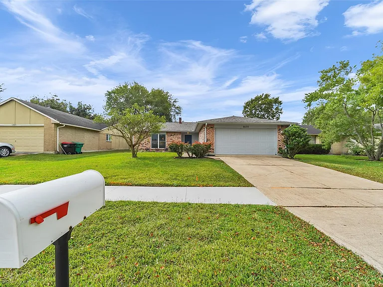 6630 Tara Dr — Photo 2