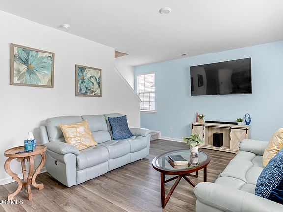 4th image of 5395 Black Oak Court