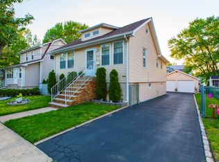 902 Ray Ave, Union, NJ 07083