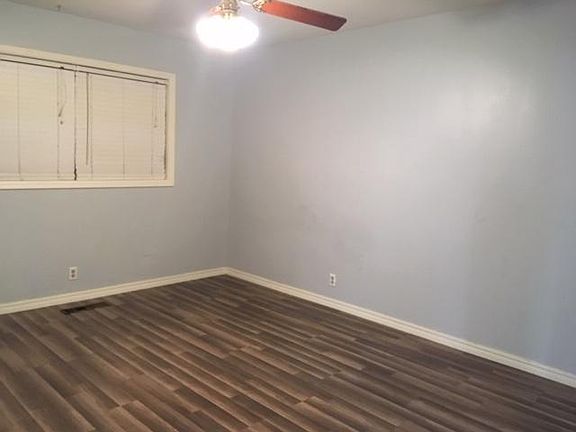 4th image of 2527 S 109th Ave E