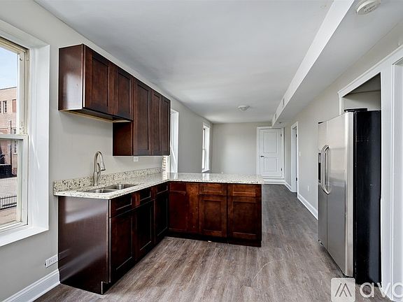 3rd image of 3856 S Sacramento Ave #2R