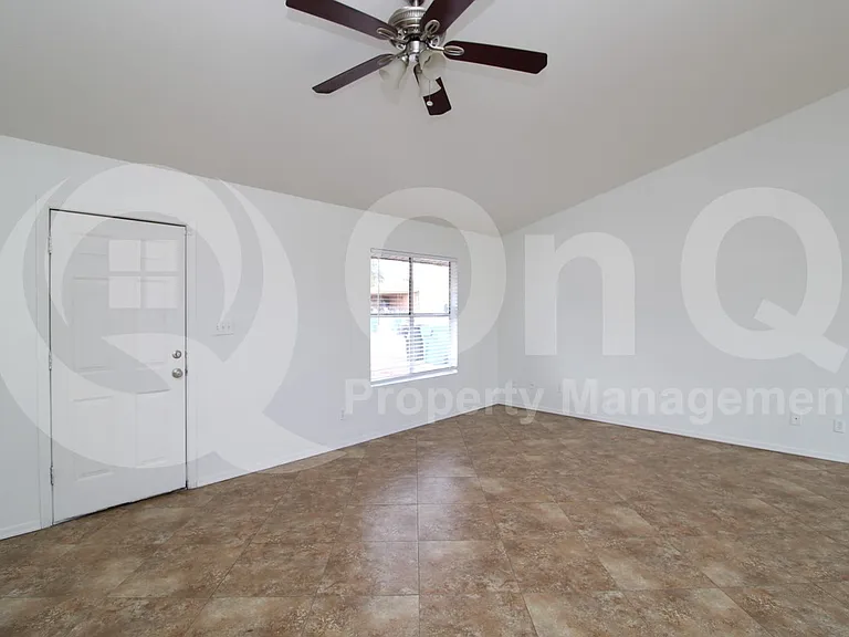 1224 E Huntington Dr — Photo 8
