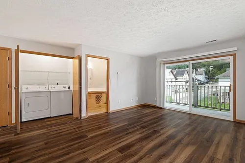 375 Cross St Photo 1