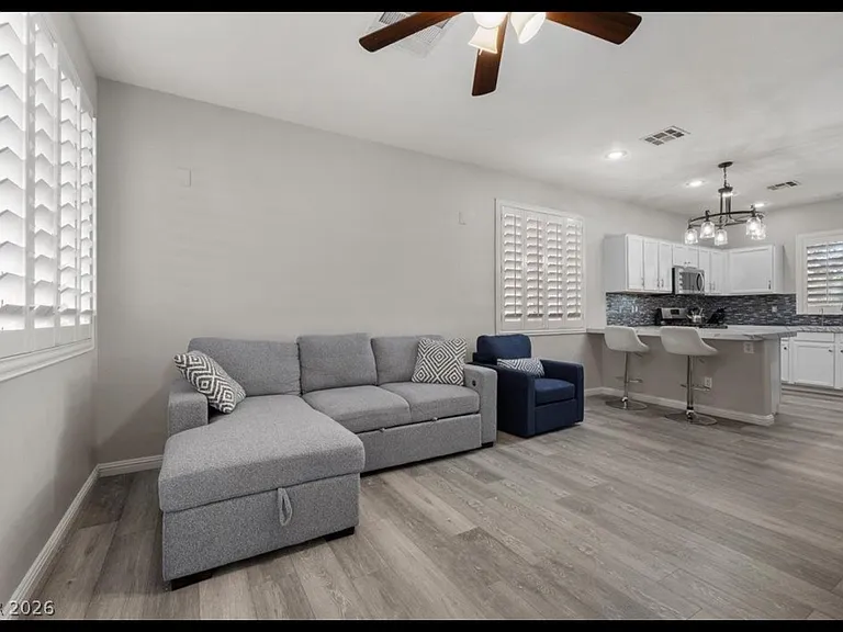 2607 Heathrow St — Photo 4