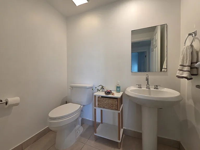 2000 N Bayshore Dr #507 — Photo 22