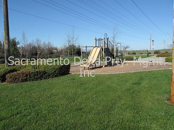 3rd image of 501 Gibson Dr APT 1513