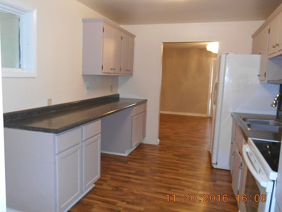 5th image of 1910 W Sheffield Dr