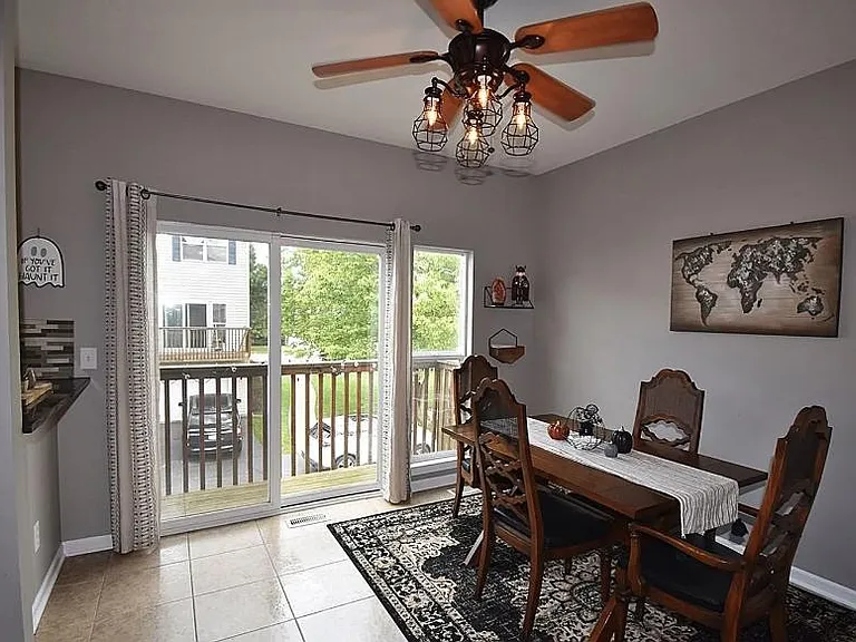 1299 Chestnut Ln — Photo 22