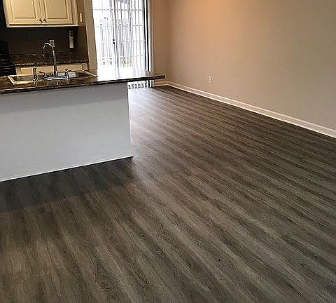 4th image of 2878 Florence Dr