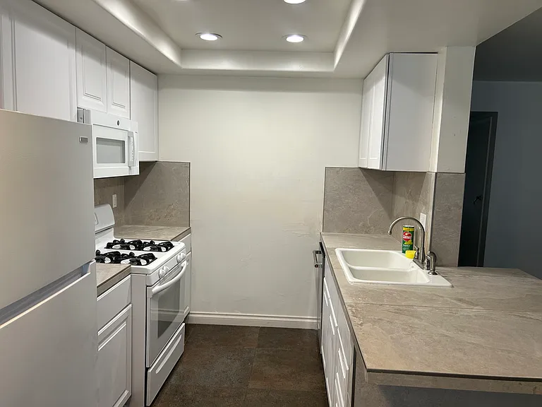 48236 Garbo Dr — Photo 4