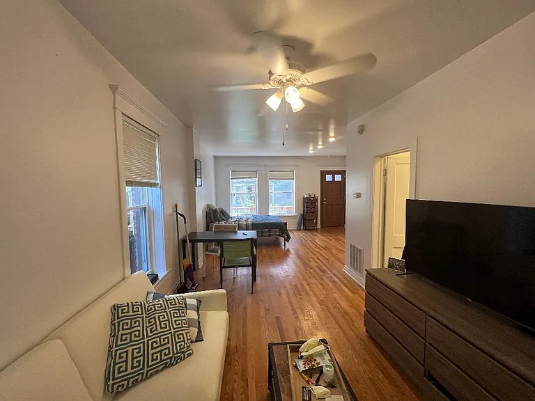 852 W Diversey Pkwy #1R — Photo 5