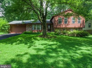 10522 Brevity Dr, Great Falls, VA 22066
