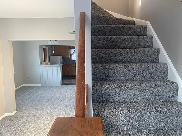 215 N Elm St — Photo 1