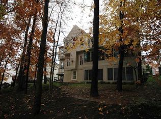 1353 Grant St, Herndon, VA 20170
