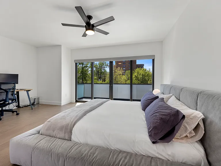 2457 Walnut St — Photo 16