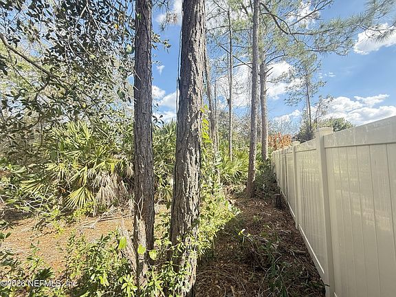 4th image of 12 PINEASH Lane