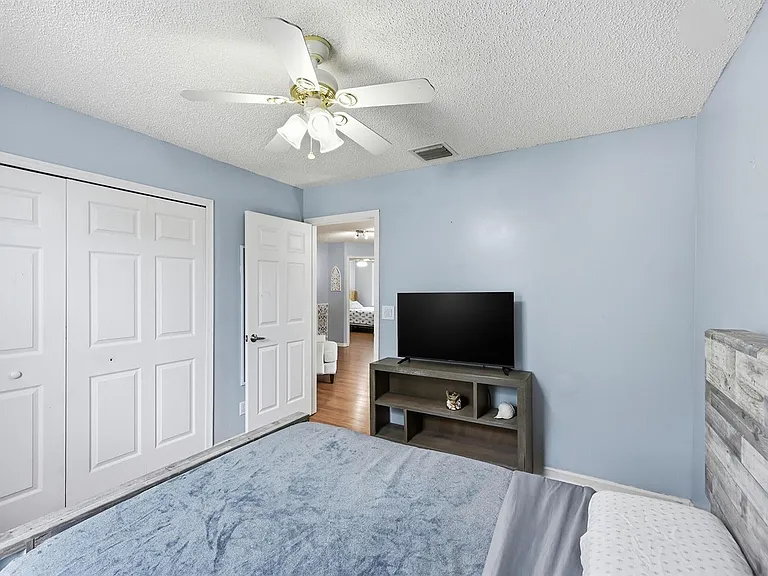 15073 Oak Chase Ct — Photo 33